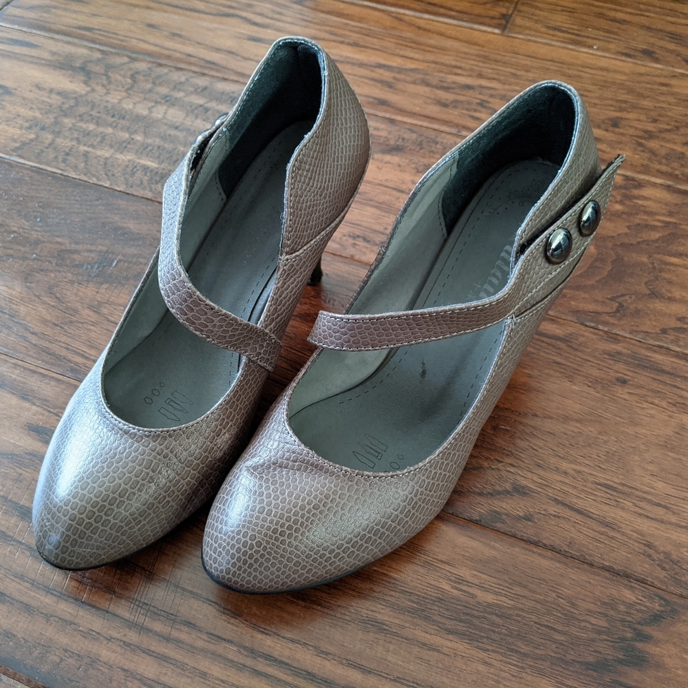 Grey Heels
